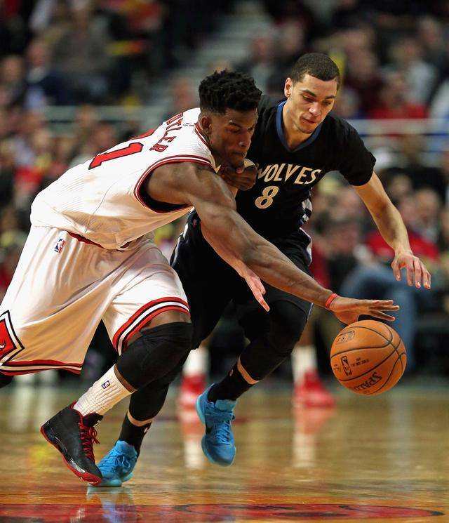 随即出现横 随即出现横