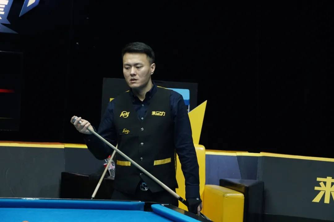 的夹缝中